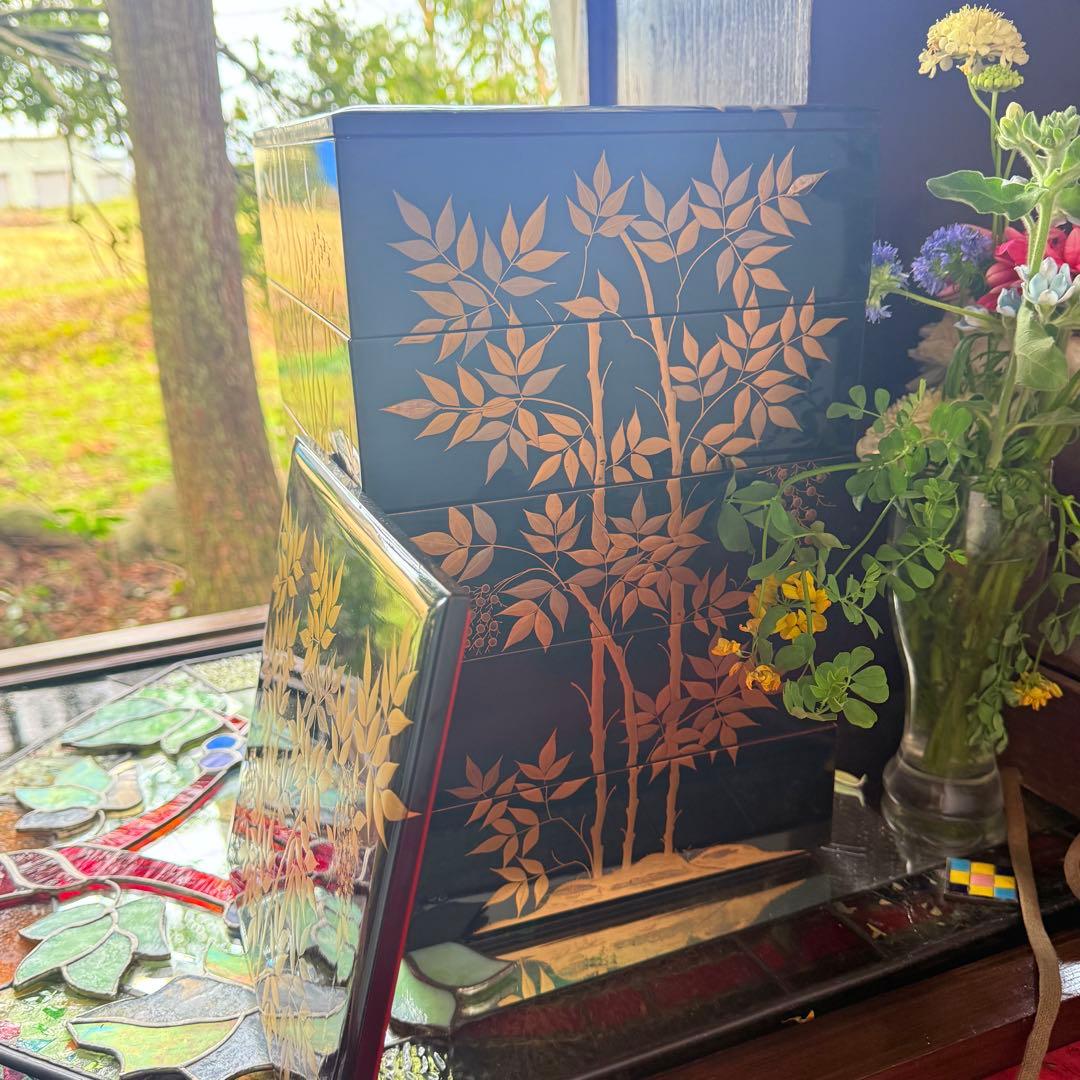 2236様感謝‼️JAPAN天然木本漆蒔絵「南天づくし」五段重二枚蓋　欅塗木箱入り